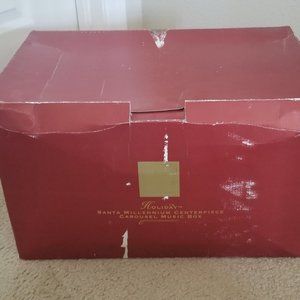 LENOX CAROUSEL SANTA REINDEER PORCELAIN HOLIDAY CHRISTMAS MUSICAL CENTERPIECE